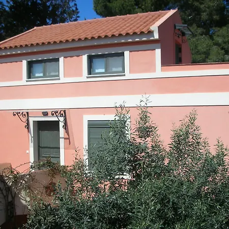 Alekos Houses-petros Lixouri